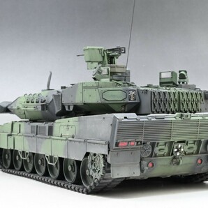 ■1/35 レオパルト 2A8主力戦車 完成品の画像2