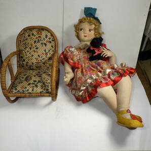 [南十字星]0409A昭和20～30年代 ポーズ人形 椅子に座るクマを抱く女の子の画像6