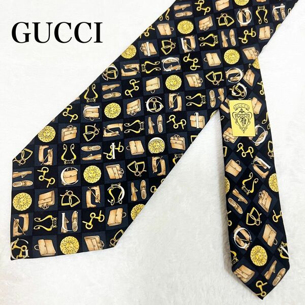 美品☆ GUCCI グッチ　ネクタイ　絹　シルク100% 総柄　マルチカラー