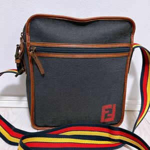 《超美品》FENDI(フェンディ)ショルダーバッグ