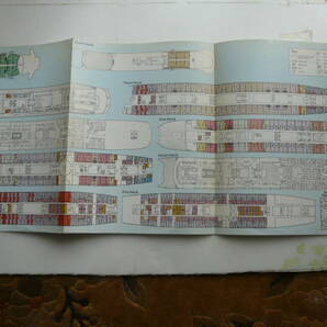 QE2 Cut away View & Deck Planの画像2