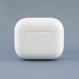 Apple AirPods 第三世代 MagSafe充電ケースのみ USED超美品 A2566 耐汗 耐水 MME73J/A Qi充電 ライト二ング 完動品 中古 KR V0059