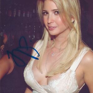 Ivanka Trump イヴァンカ・トランプ★直筆サイン写真★証明書COA◆9183の画像1