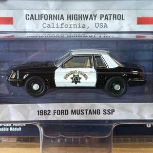 ■未開封■ GREENLIGHT 1/64 1982 FORD MUSTANG SSP CALIFORNIA HIGHWAY PATROL グリーンライトの画像2