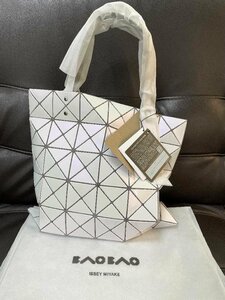 BAO BAO ISSEY MIYAKE バオバオ イッセイミヤケ ハンドバッグ ショルダーバッグ 中古 ■ ポリエステル ■ ホワイト ■ JZ