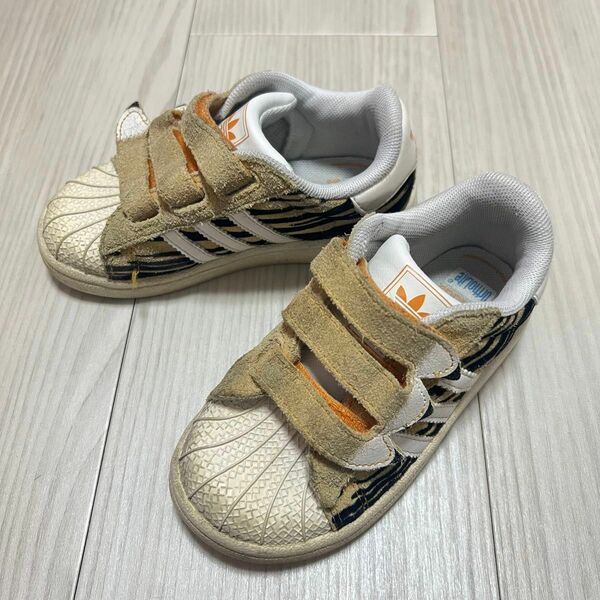 adidas スニーカー 15.0