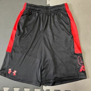 ★数回使用のみ★アンダーアーマー バスケットボールパンツ　１５０センチ★ハーフパンツ、バスパン★キッズ UNDER ARMOUR 