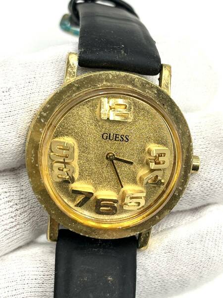 【電池切れ】GUESS ゲス クォーツ 腕時計 ゴールド文字盤 レザーベルト ブラック系 立体インデックス ボーイズサイズ