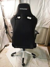 m756★AKRACING/PRO X SERIES/ゲーミングチェア/ブラックホ&ワイト系★黒&白系★引き取り歓迎_画像4