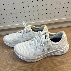 Skechers Arch Fit 23.5cm 白　スニーカー NIKE ナイキ ディーシーシューズ GAVELER DC