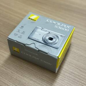 【N-19153】1円～Nikon COOLPIX S3600 本体 箱 ケース 充電器 コード 説明書 保証書 通電確認済み カメラ デジカメ ニコン の画像1