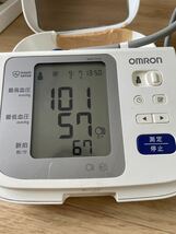 A142 OMRON オムロン 上腕式血圧計 HEM-7310 （中古品）_画像6