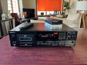 ソニー　DATテープレコーダー　DTC-A8