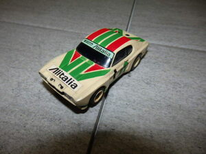 AFX HOスロットカー　フォード　カプリ　Alitalia　仕様 MM2/6985