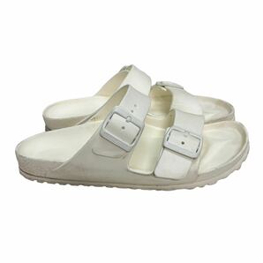 A512 BIRKENSTOCK ビルケンシュトック アリゾナ カジュアルシューズ サンダル 男女兼用 39 25cm ホワイトの画像3