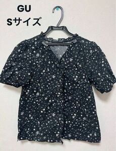 GU 半袖 ブラウス 花柄 ブラック 夏 春 トップス シャツ カットソー 半袖 S エスサイズ