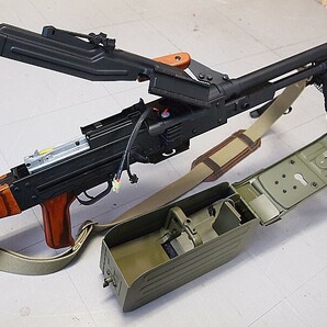 A&K 電動ガン PKM 機関銃 フルメタル 木製ストック スリング付属 マシンガンの画像6