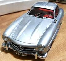 ミニチャンプス 1/18 メルセデスベンツ 300SL 1954 ガルウイング シルバー/赤内装 初版 ブラインドボックス 品番 180 039000 _画像2