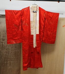 古い鶴の模様に赤色の長襦袢 金彩 赤襦袢 着物 古布 厚手 藍染 古裂 リメイク 麻 木綿 羽織 n910
