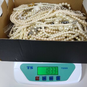 【E】ネックレス アクセサリー ブレスレット パール 真珠 イミテーション まとめて まとめ売り 約1.8kgの画像2