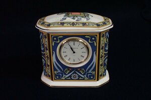 *041318 WEDGWOOD ENGLAND Wedgwood quartz bracket clock *