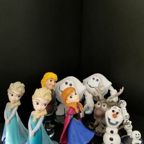 Disney ディズニーキャラクターズ ワールドコレクタブルフィギュア アナと雪の女王 5種 & メガワールドコレクタブル A&Bカラー2種 用台座