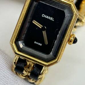 CHANEL シャネル プルミエール Sサイズ レディース クオーツ 腕時計 ブラック×ゴールド ヴィンテージ 黒文字盤の画像2