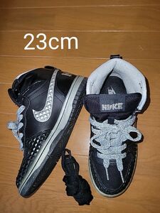 used　NIKE　レディーススニーカー23cm　