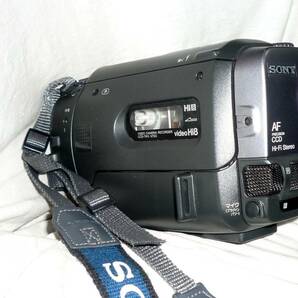 ソニー Hi8ビデオカメラ CCD-TR11 劣化バッテリー付き・動作品難ありの画像4
