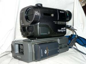 ソニー Hi8ビデオカメラ CCD-TR11 (バッテリー、ハンディーカムステーション付き)動作品