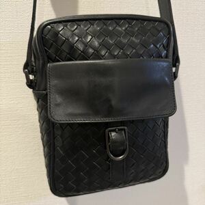 定価20万 美品 ボッテガヴェネタ ショルダーバッグ イントレチャート　ブラック　BOTTEGA VENETA 