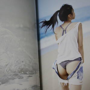 セット品＜Last of Summer、Etude 2冊一括＞梅田彩佳写真集、帯・ポストカード・生写真付、AKB48・NMB48、Tバックお尻くい込みの画像7