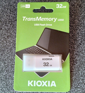 Windows10 インストールメディア USBメモリ32GB USB2.0 (32bit・64bit 両対応)