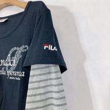 レディースM FILA Tシャツ ネイビー 紺 白 袖グレーのボーダー肩にロゴ 背面無地 シンプル カジュアル スポーティ フィラ【25856】_画像4