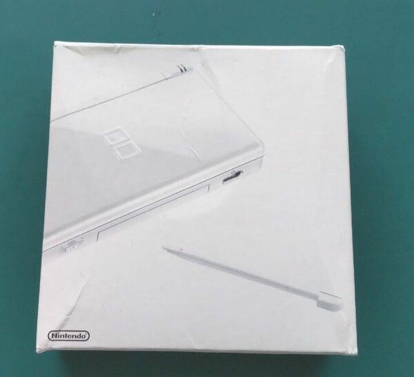 【中古・良品】ニンテンドーDS Lite Crystal White箱付 A20