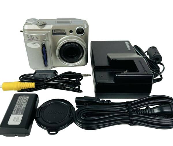 Ninon ニコン COOLPIX クールピクス 880 334万画素 光学2.5倍 デジタル4倍ズーム コンパクトデジタルカメラ