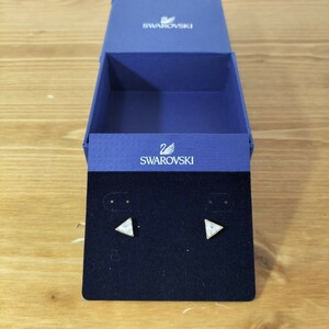 *4-334 SWAROVSKI Swarovski lady's accessory earrings stud earrings crystal box attaching 