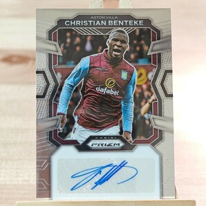 クリスティアン・ベンテケ 2023-24 Panini Prizm Premier League Christian Benteke Auto Aston Villa 直筆サインカードの画像1