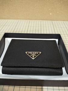 PRADA　財布　M176　TESSUTO　NERO　中古品　プラダ