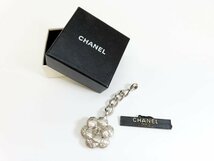 ◆超美品◆CHANEL シャネル◆カメリア◆チャーム キーホルダー◆シルバー◆ヴィンテージ◆刻印 98A◆1998年 秋冬◆A4597_画像2