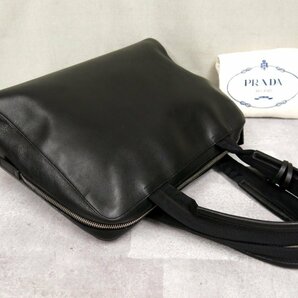 ●超美品●PRADA プラダ●メンズ●ロゴ型押し●カーフ レザー 本革●ハンド バッグ●黒●SV金具●A4 ビジネス 書類 収納 かばん●Js45792の画像4