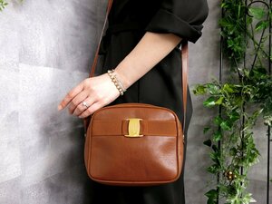 ●超美品●Salvatore Ferragamo フェラガモ●ヴァラ●リザード型押し カーフ レザー 本革●ショルダー バッグ●茶●G金具●かばん●Js46005