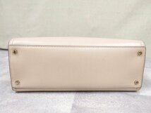 ●超美品●新品同様●kate spade ケイトスペード●カーフ レザー 本革●2way トート バッグ●白 ベージュ●SV金具●B5 収納 書類●Js46074_画像6