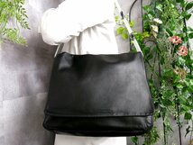 ●超美品●PRADA プラダ●プラスチックハンドル●三角ロゴプレート●ラム レザー 本革●ワンショルダー バッグ●黒●SV金具●B5●Js46157_画像2