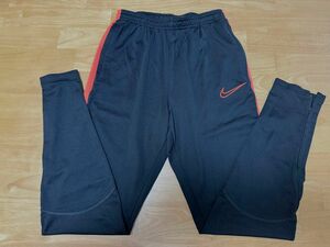 美品！NIKE ナイキ　ジャージ　パンツ　黒　Mサイズ　スポーツウェア