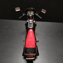 ● プラモデル「VT250F 」組立済み　※破損あり　バイク　HONDA　オートバイ　1/12？_画像8