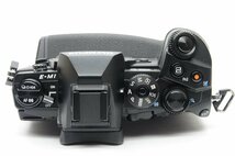 オリンパス OLYMPUS OM-D E-M1 BODY パワーバッテリーホルダー HDL-7付 ミラーレス一眼レフカメラ_画像3