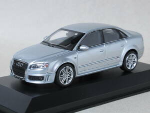 1/43 マキシチャンプス アウディ RS4 2004 シルバーメタリック