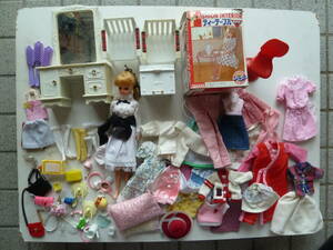 TAKARA Takara Barbie ( Jenny ) doll Western-style clothes table small articles etc. large amount 