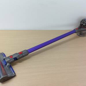 ☆【EM567】dyson ダイソン SV10 コードレスクリーナー 通電確認済の画像2